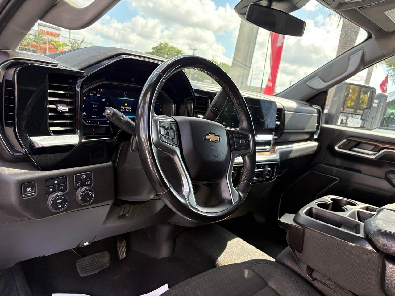 Chevrolet Silverado 3500HD LT Crew Cab 4WD 2024