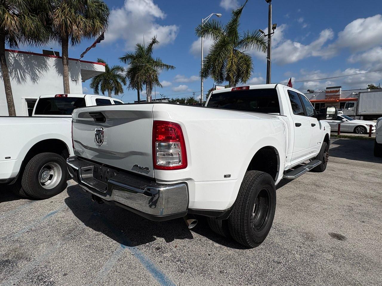 RAM 3500 Big Horn Crew Cab LWB 4WD DRW 2024