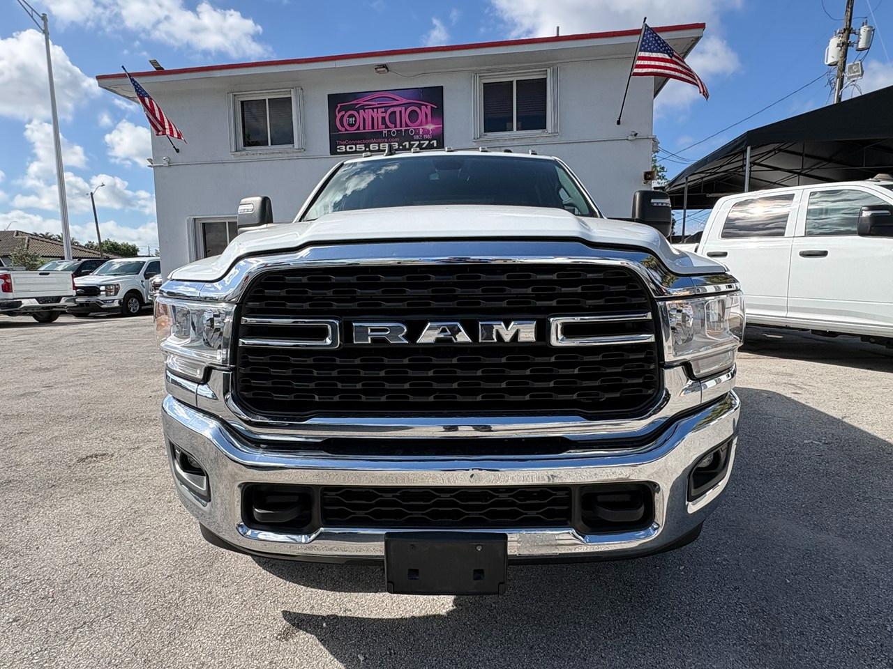 RAM 3500 Big Horn Crew Cab LWB 4WD DRW 2024