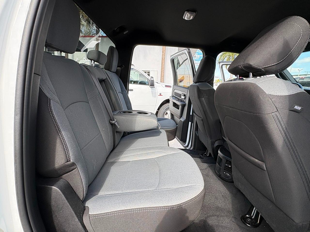 RAM 3500 Big Horn Crew Cab LWB 4WD DRW 2024