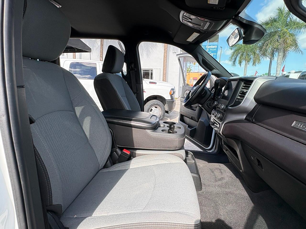 RAM 3500 Big Horn Crew Cab LWB 4WD DRW 2024