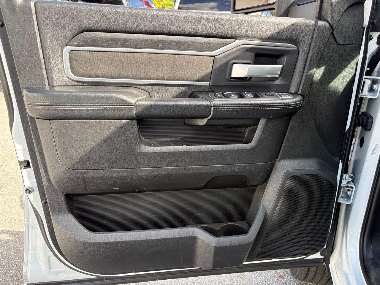 RAM 3500 Big Horn Crew Cab LWB 4WD DRW 2024