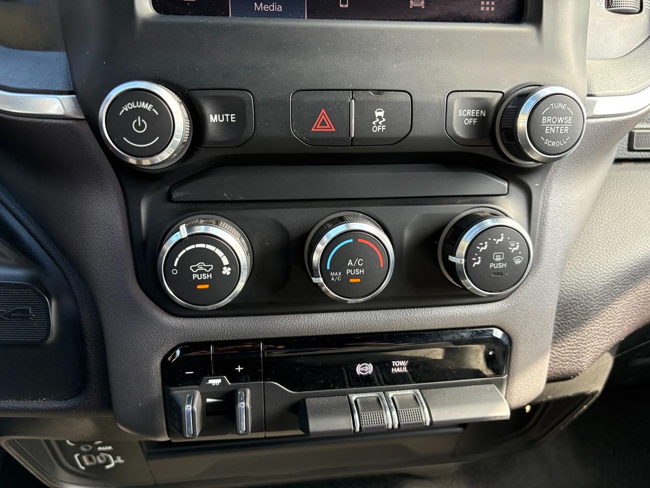 RAM 3500 Big Horn Crew Cab LWB 4WD DRW 2024