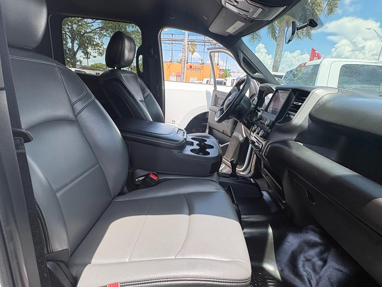 RAM 3500 Tradesman Crew Cab 4WD DRW 2023