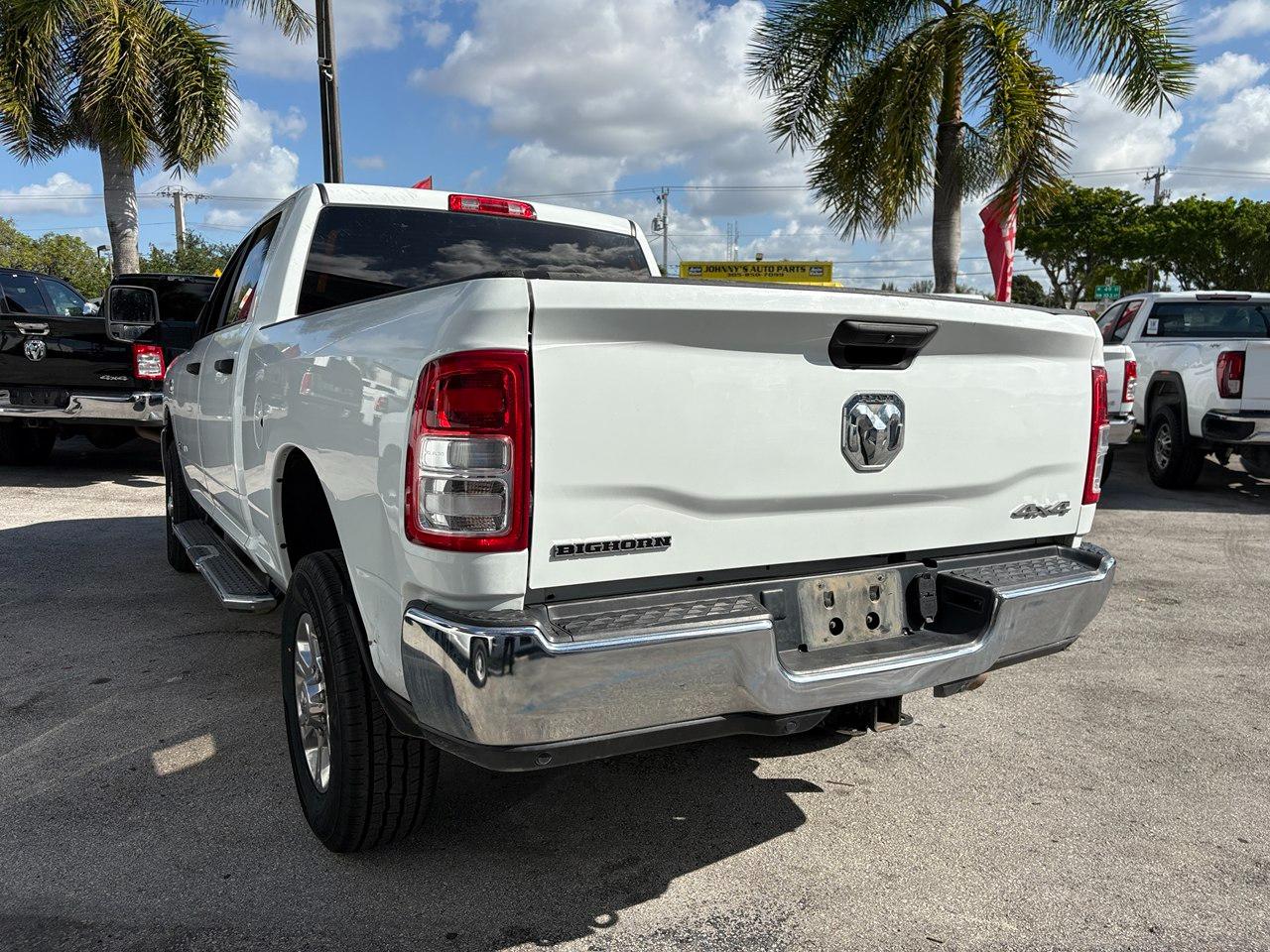 RAM 2500 Tradesman Crew Cab SWB 4WD 2024