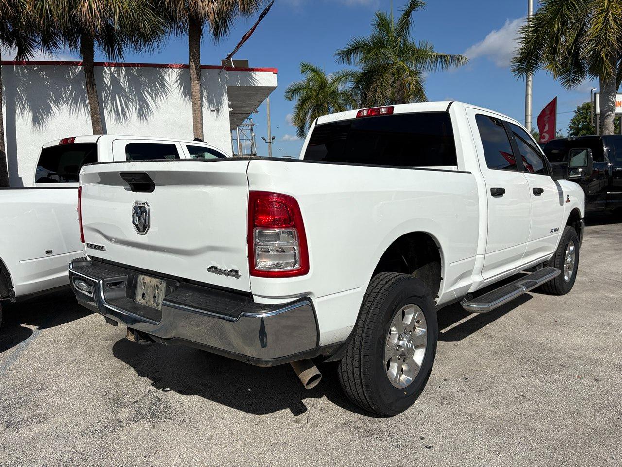 RAM 2500 Tradesman Crew Cab SWB 4WD 2024