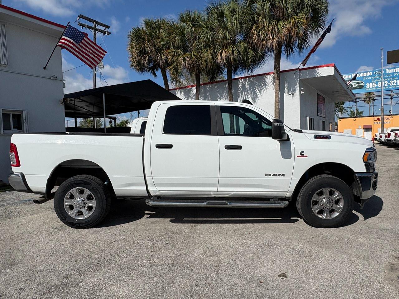 RAM 2500 Tradesman Crew Cab SWB 4WD 2024