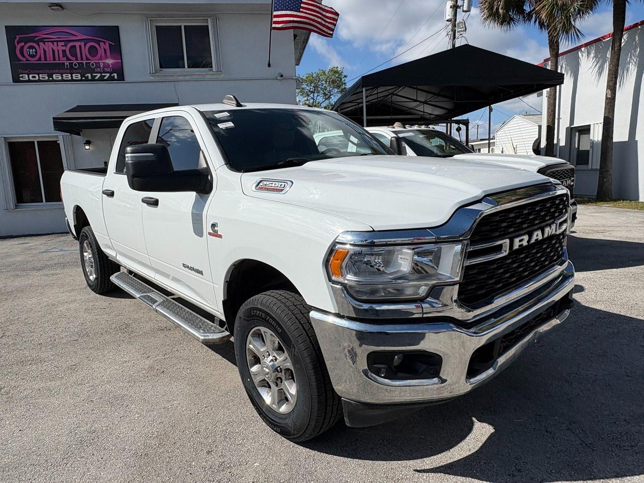 RAM 2500 Tradesman Crew Cab SWB 4WD 2024