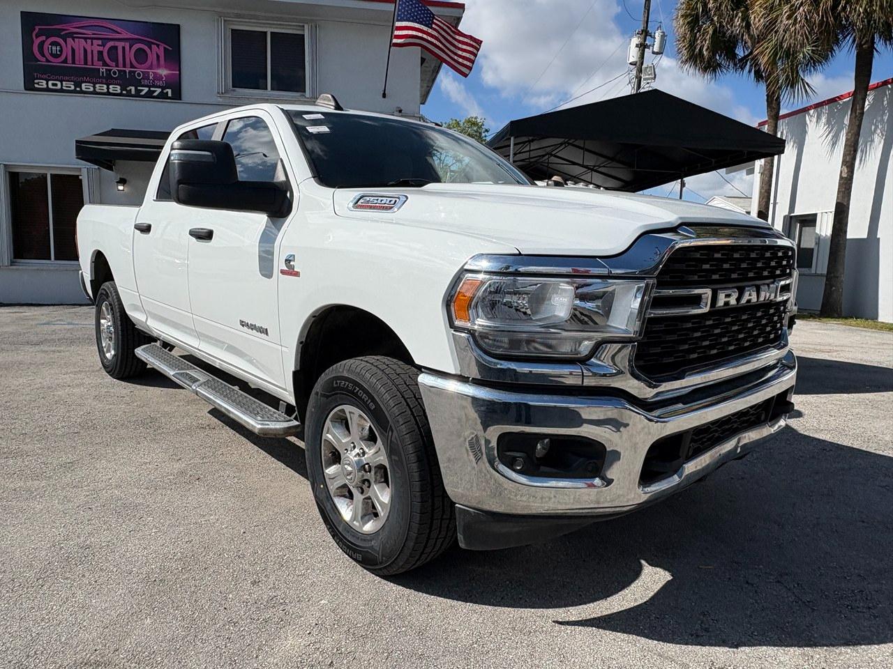 RAM 2500 Tradesman Crew Cab SWB 4WD 2024