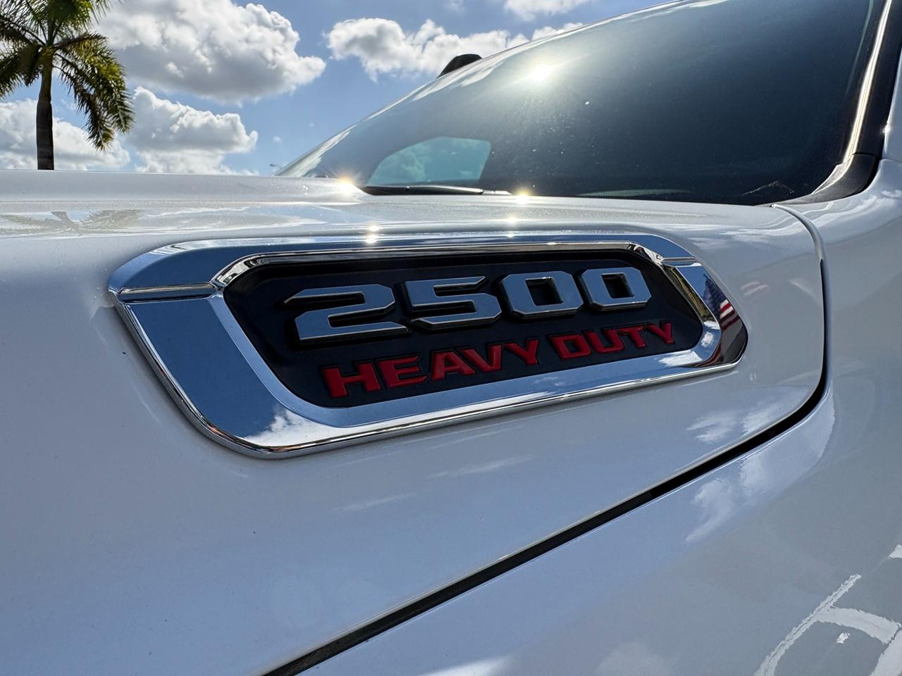 RAM 2500 Tradesman Crew Cab SWB 4WD 2024