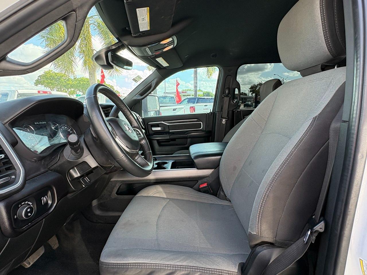 RAM 2500 Tradesman Crew Cab SWB 4WD 2024