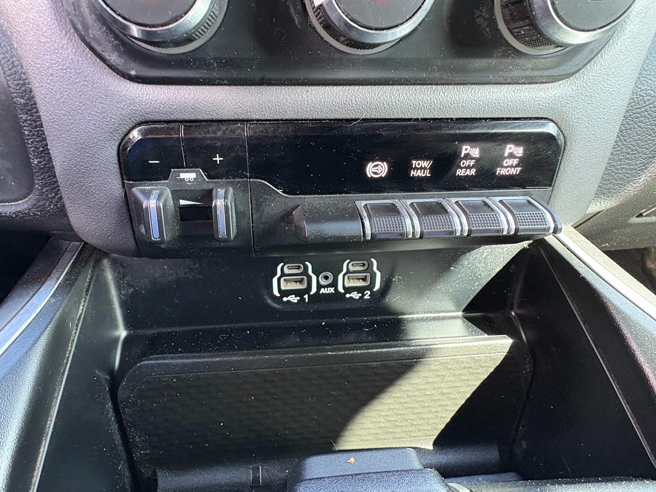 RAM 2500 Tradesman Crew Cab SWB 4WD 2024