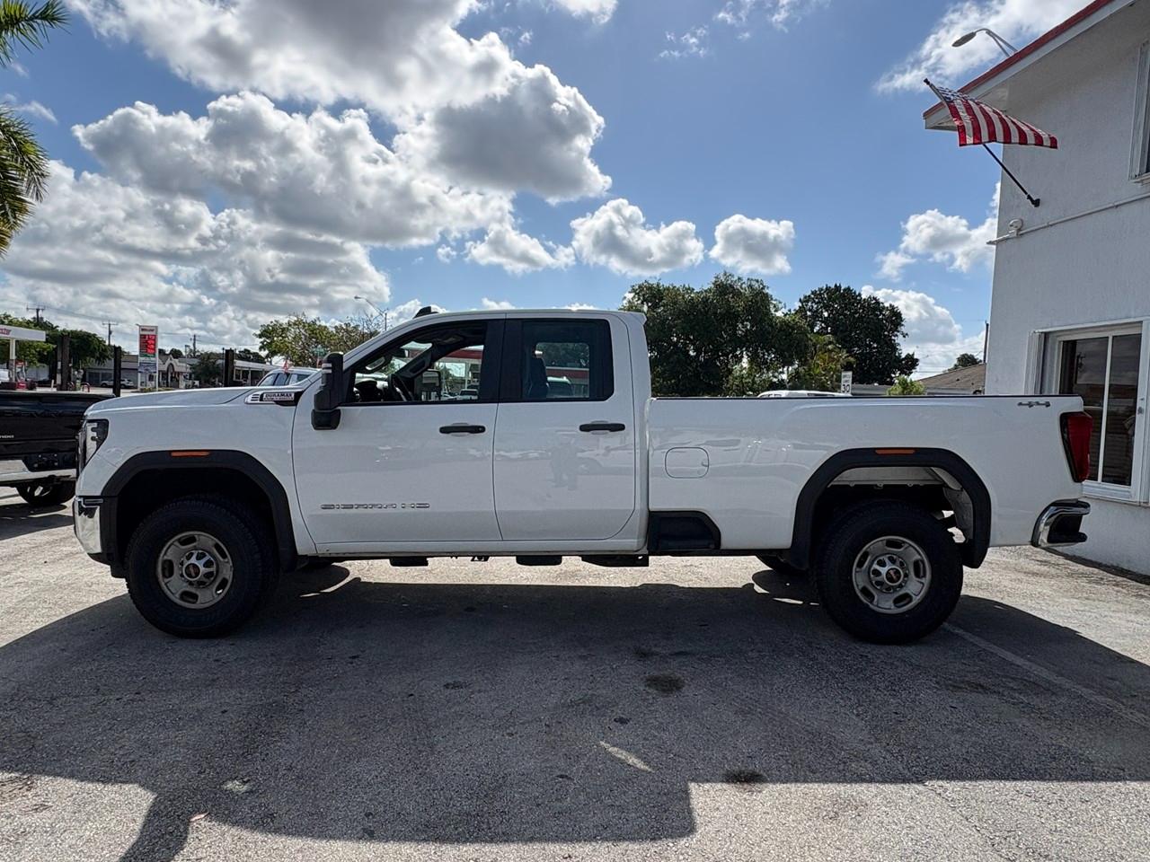 GMC Sierra 2500HD Pro Double Cab 4WD SB 2024