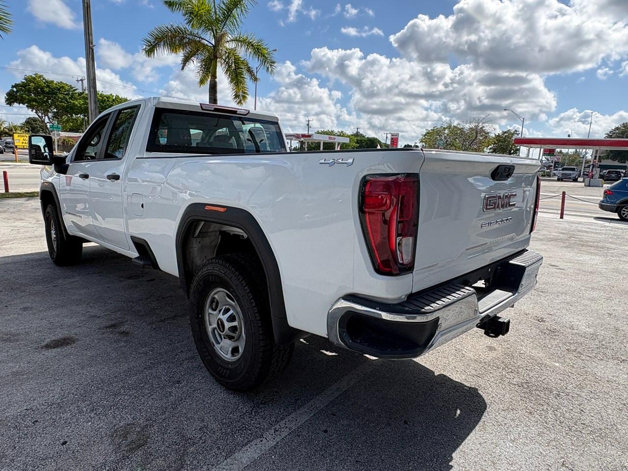 GMC Sierra 2500HD Pro Double Cab 4WD SB 2024