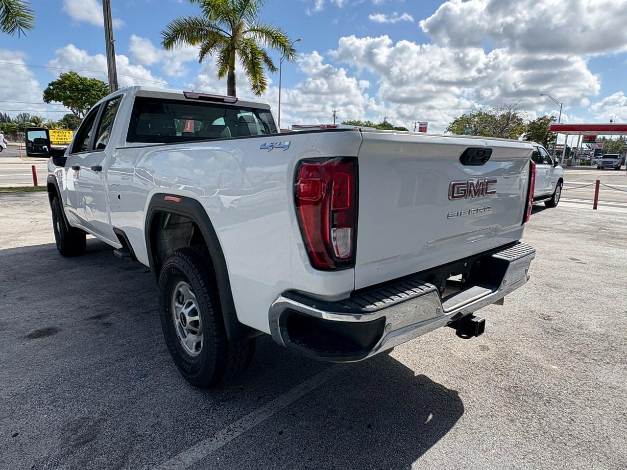 GMC Sierra 2500HD Pro Double Cab 4WD SB 2024