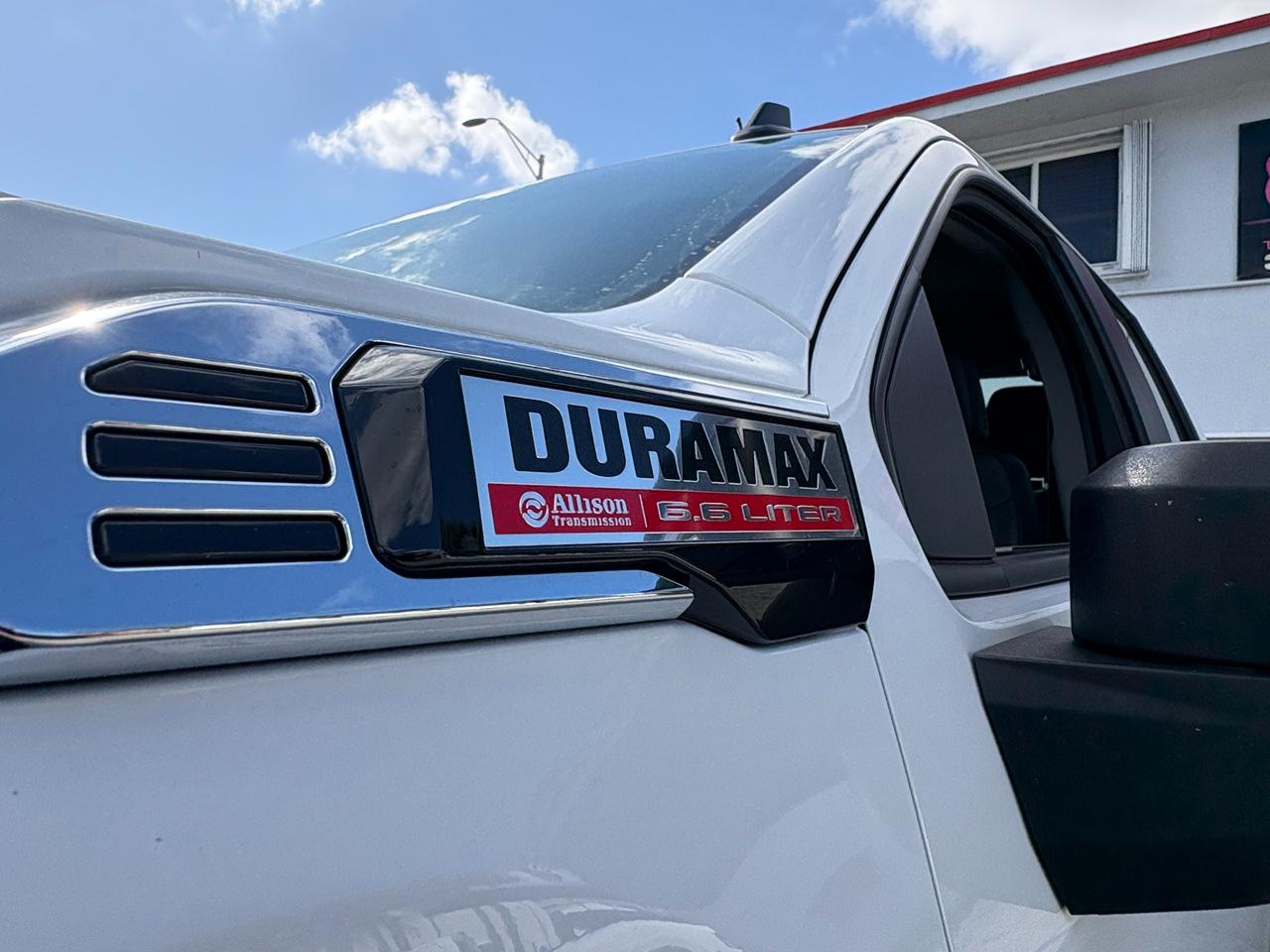 GMC Sierra 2500HD Pro Double Cab 4WD SB 2024