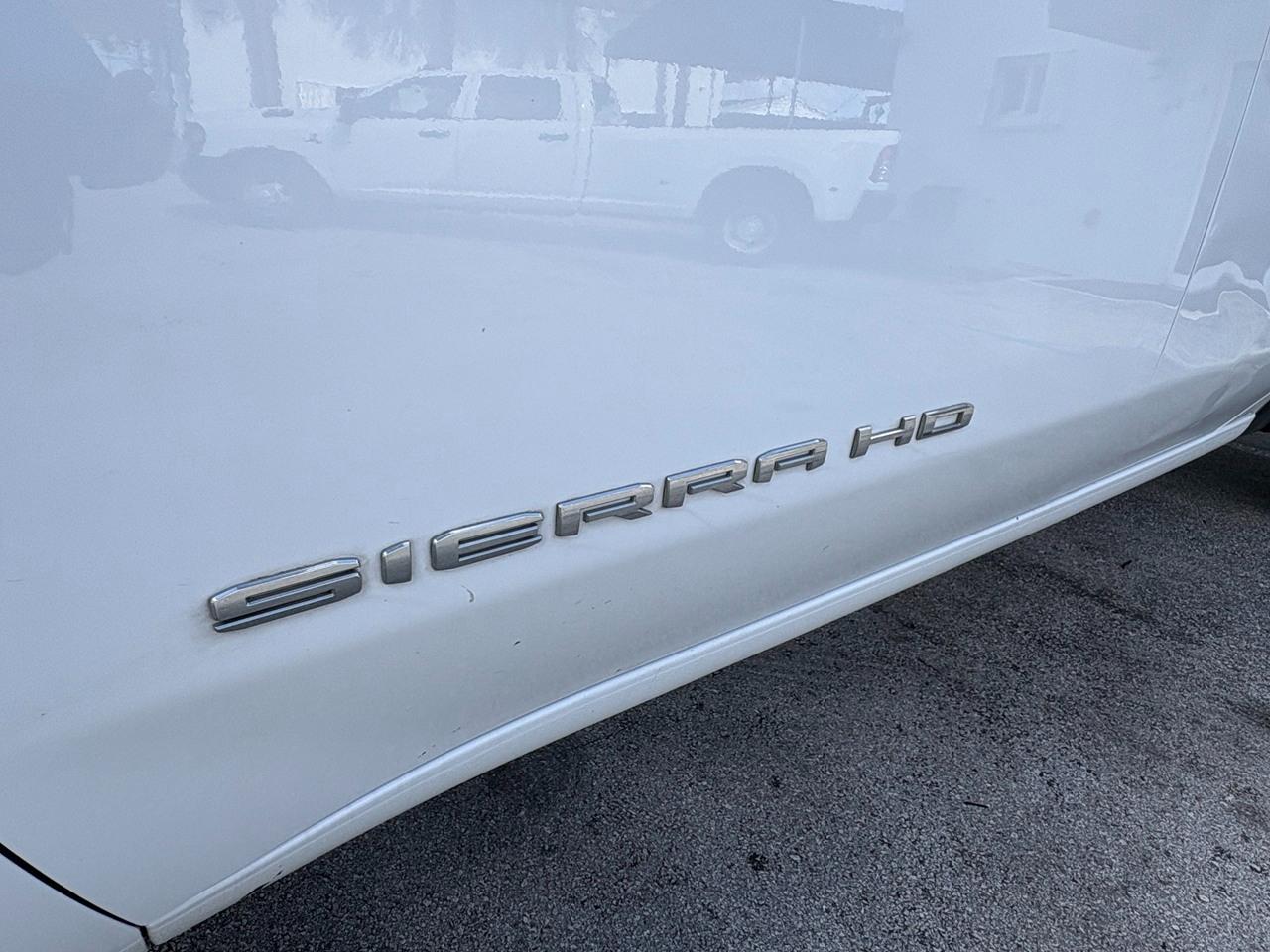 GMC Sierra 2500HD Pro Double Cab 4WD SB 2024