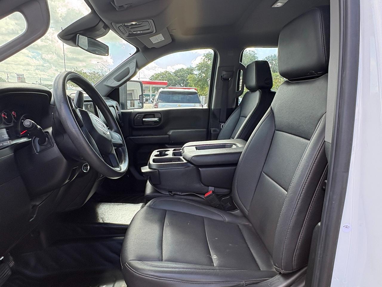 GMC Sierra 2500HD Pro Double Cab 4WD SB 2024