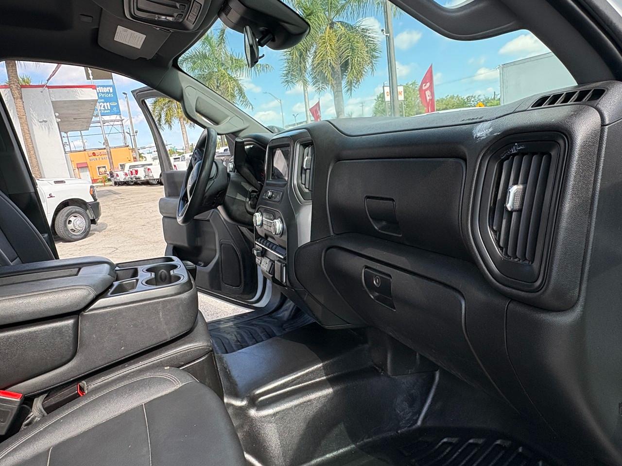 GMC Sierra 2500HD Pro Double Cab 4WD SB 2024