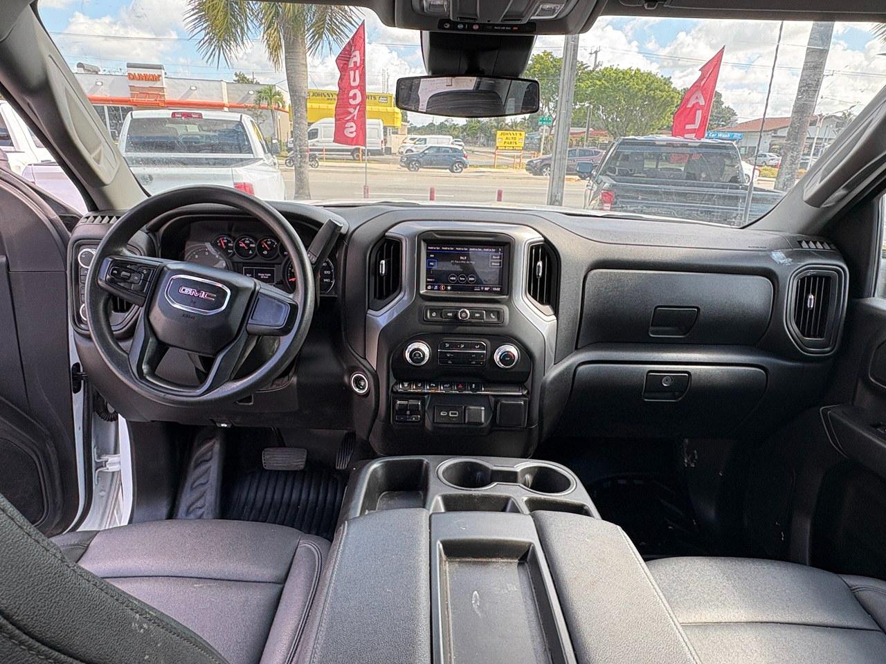 GMC Sierra 2500HD Pro Double Cab 4WD SB 2024