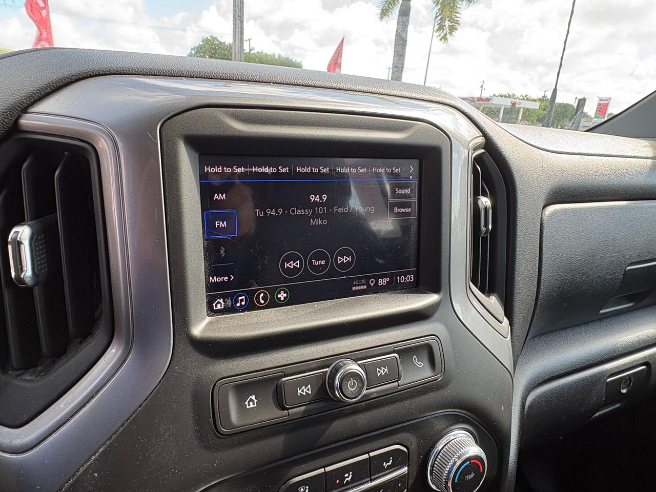 GMC Sierra 2500HD Pro Double Cab 4WD SB 2024