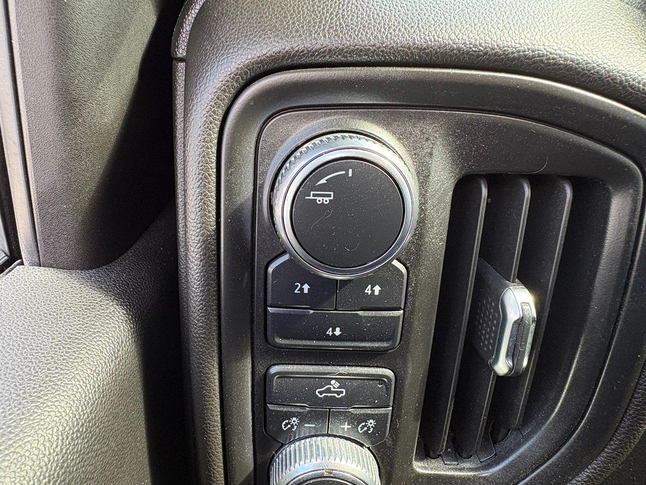 GMC Sierra 2500HD Pro Double Cab 4WD SB 2024