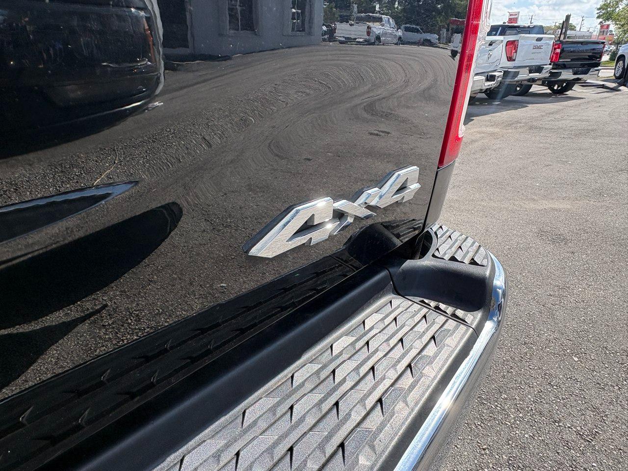 RAM 3500 Big Horn Crew Cab LWB 4WD DRW 2023