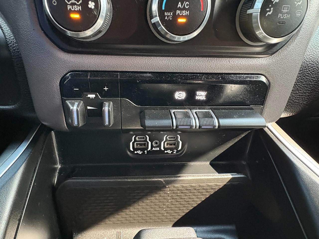 RAM 3500 Big Horn Crew Cab LWB 4WD DRW 2023