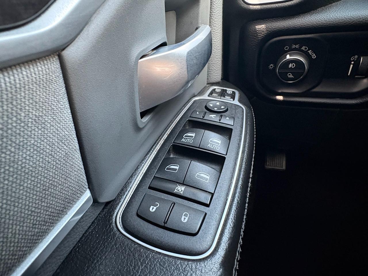 RAM 3500 Big Horn Crew Cab LWB 4WD DRW 2023