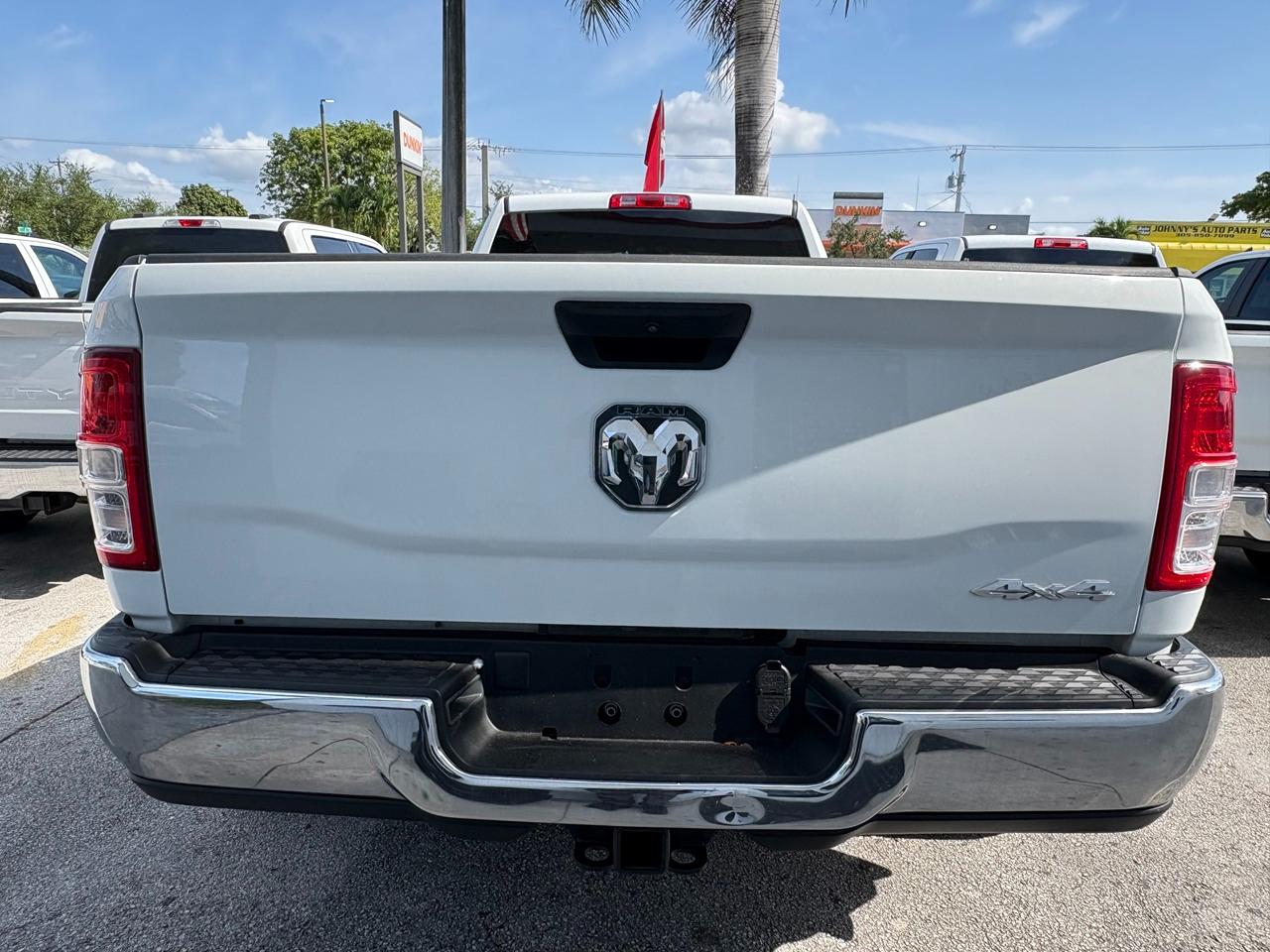 RAM 3500 Tradesman Crew Cab 4WD DRW 2024