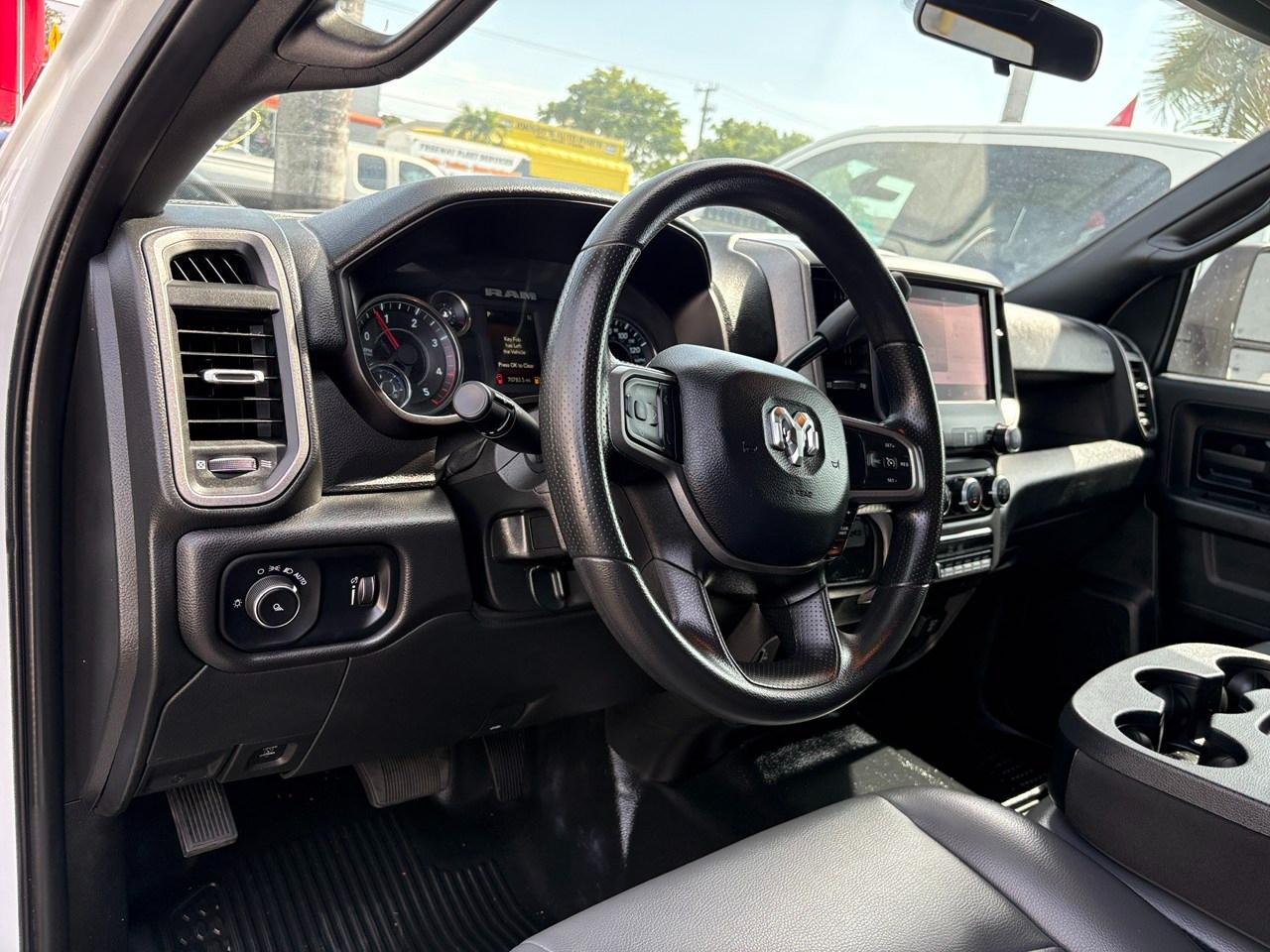 RAM 3500 Tradesman Crew Cab 4WD DRW 2024