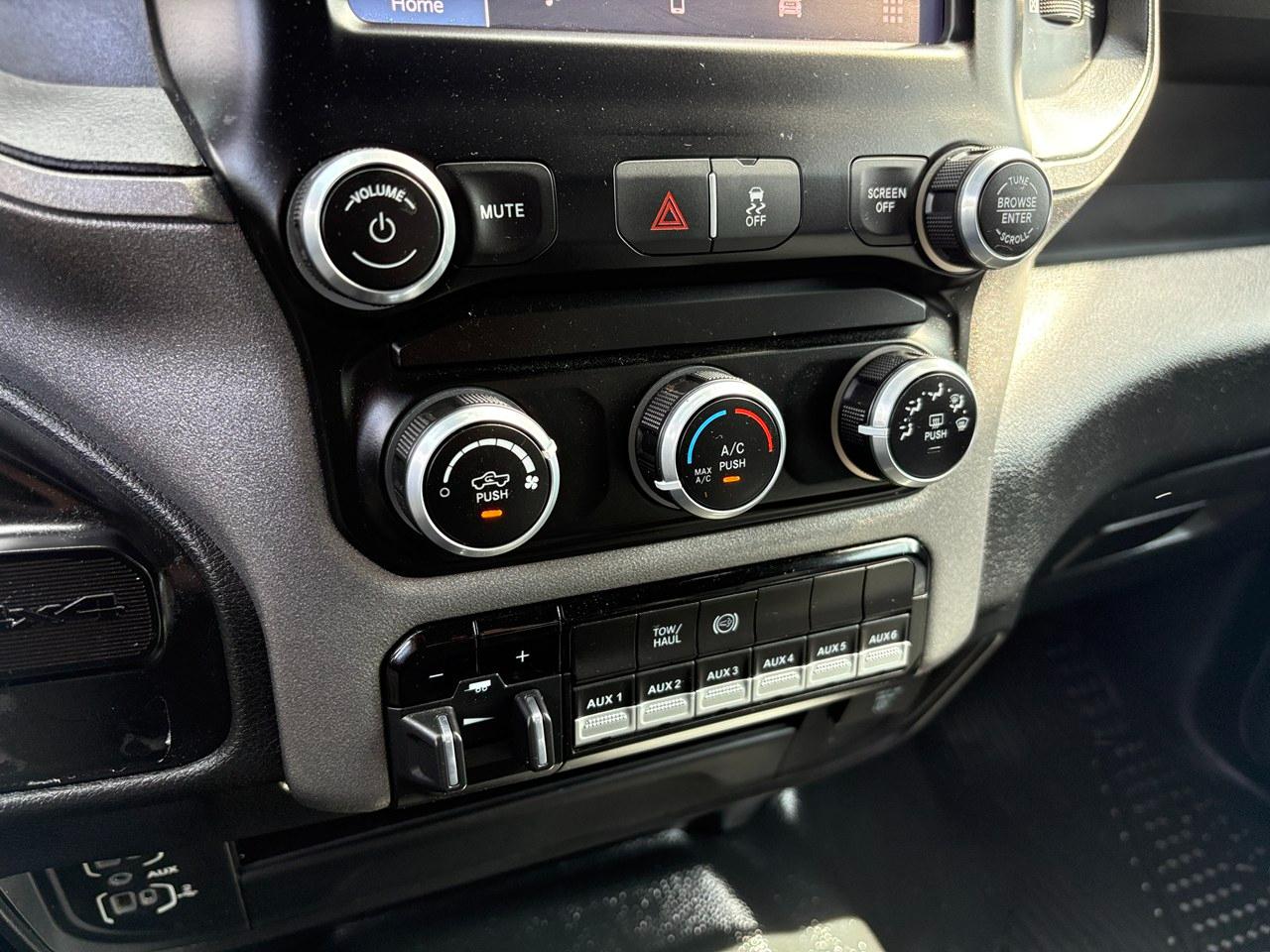 RAM 3500 Tradesman Crew Cab 4WD DRW 2024