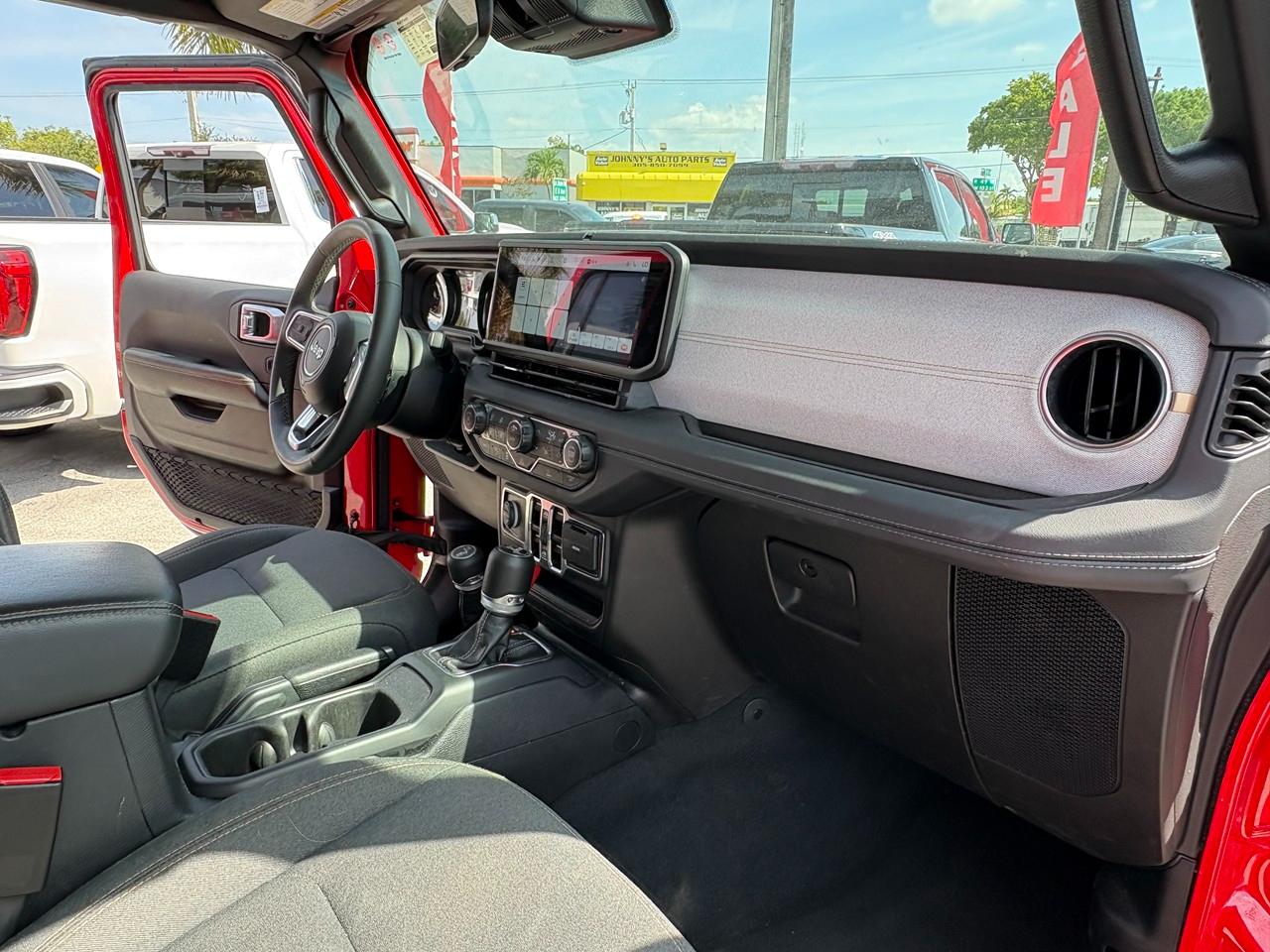Jeep Wrangler Sahara 2025