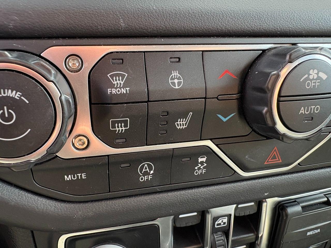 Jeep Wrangler Sahara 2025