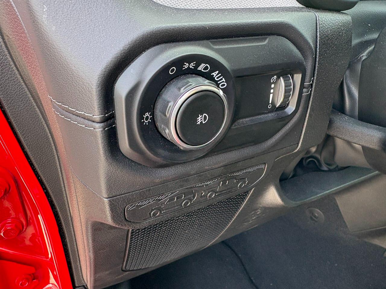 Jeep Wrangler Sahara 2025