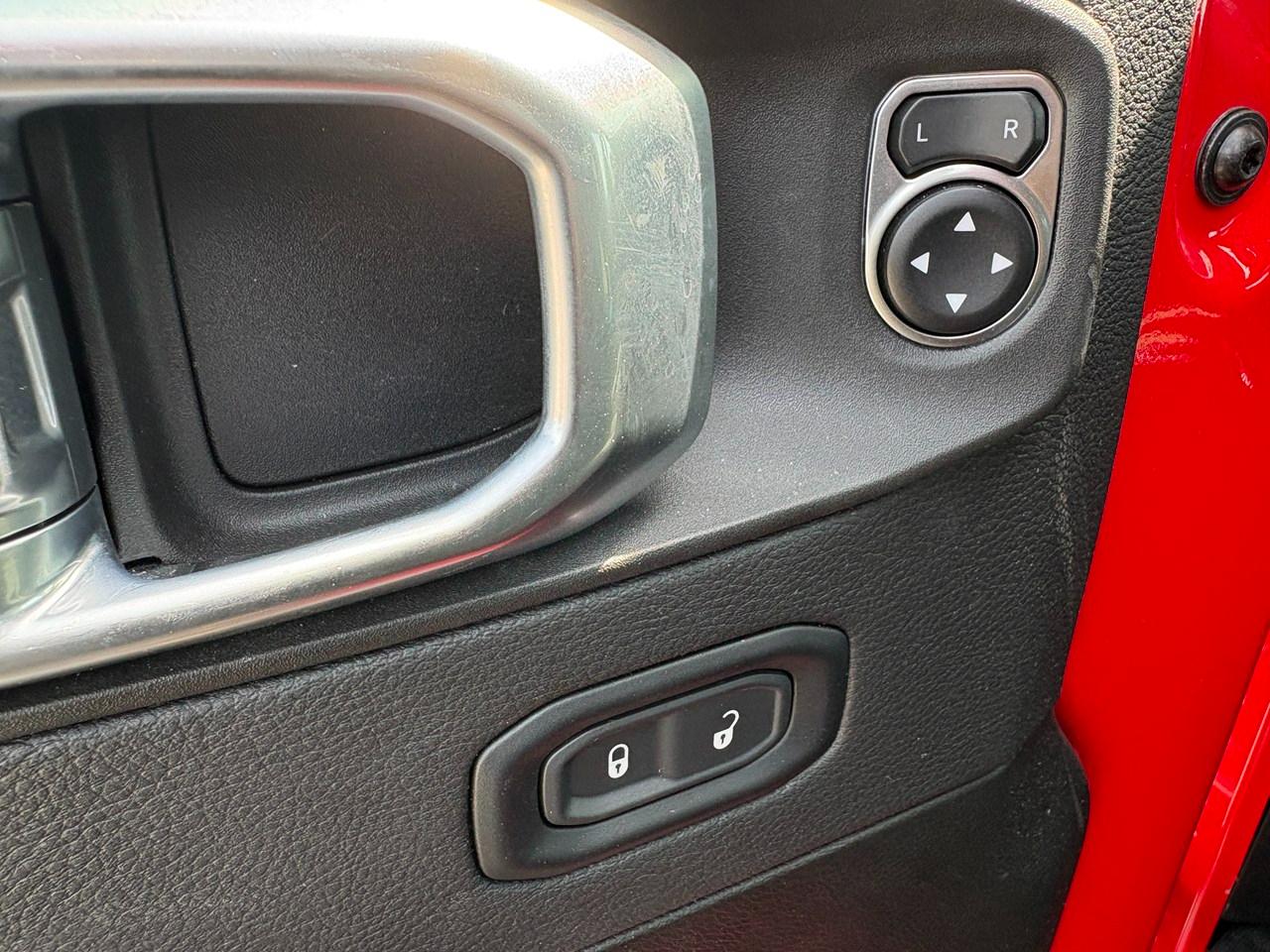 Jeep Wrangler Sahara 2025