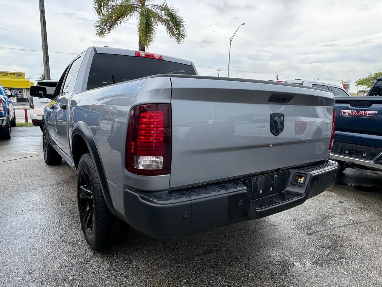 RAM 1500 Classic Tradesman Crew Cab SWB 2WD 2024