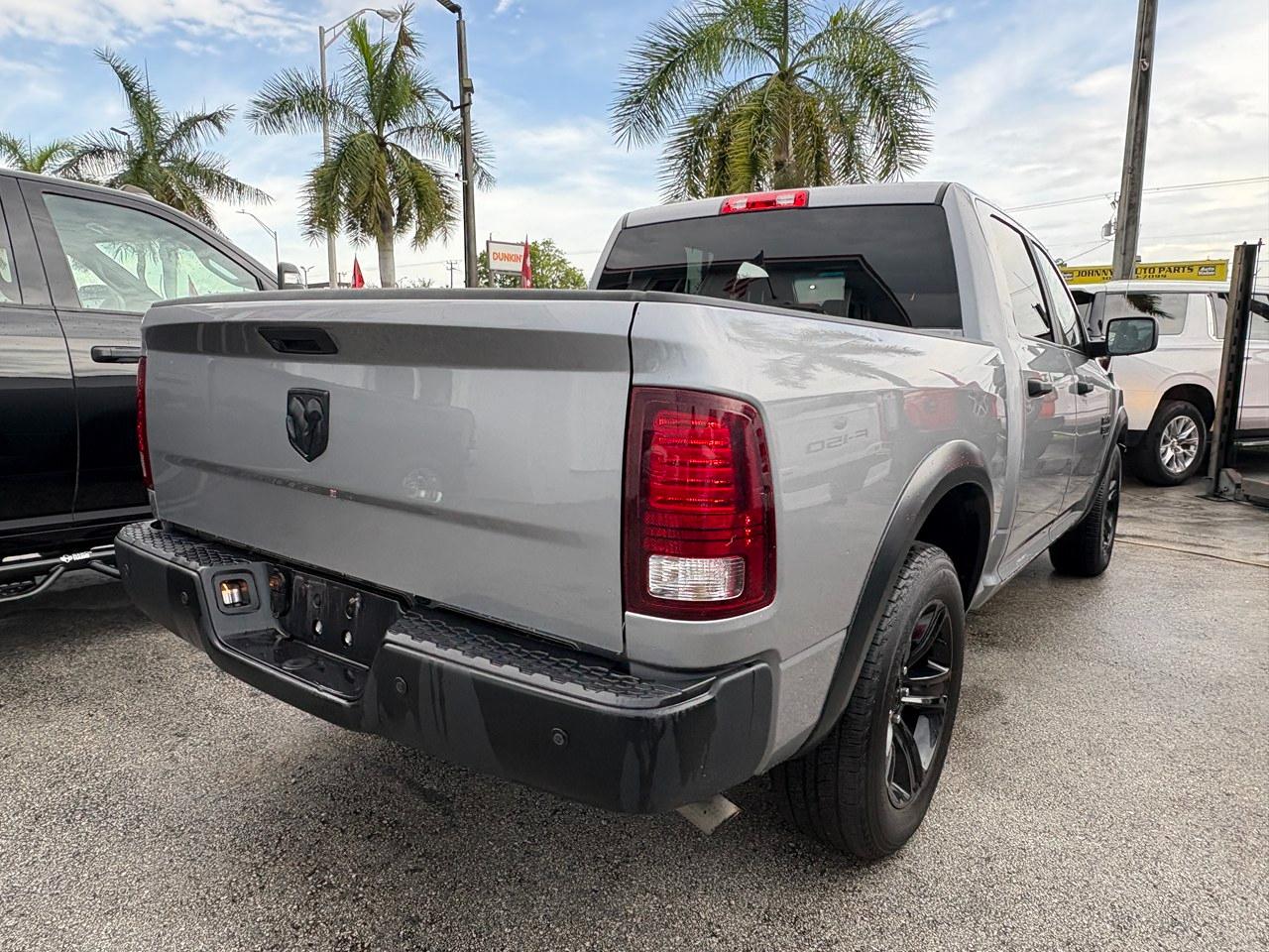 RAM 1500 Classic Tradesman Crew Cab SWB 2WD 2024