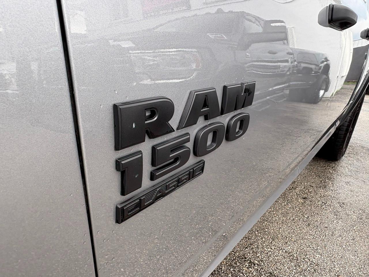 RAM 1500 Classic Tradesman Crew Cab SWB 2WD 2024