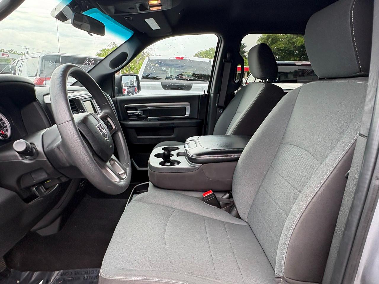 RAM 1500 Classic Tradesman Crew Cab SWB 2WD 2024