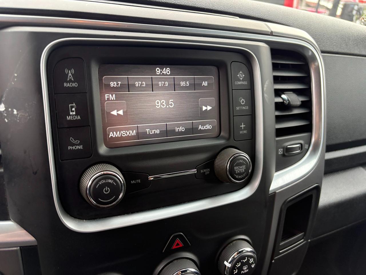 RAM 1500 Classic Tradesman Crew Cab SWB 2WD 2024