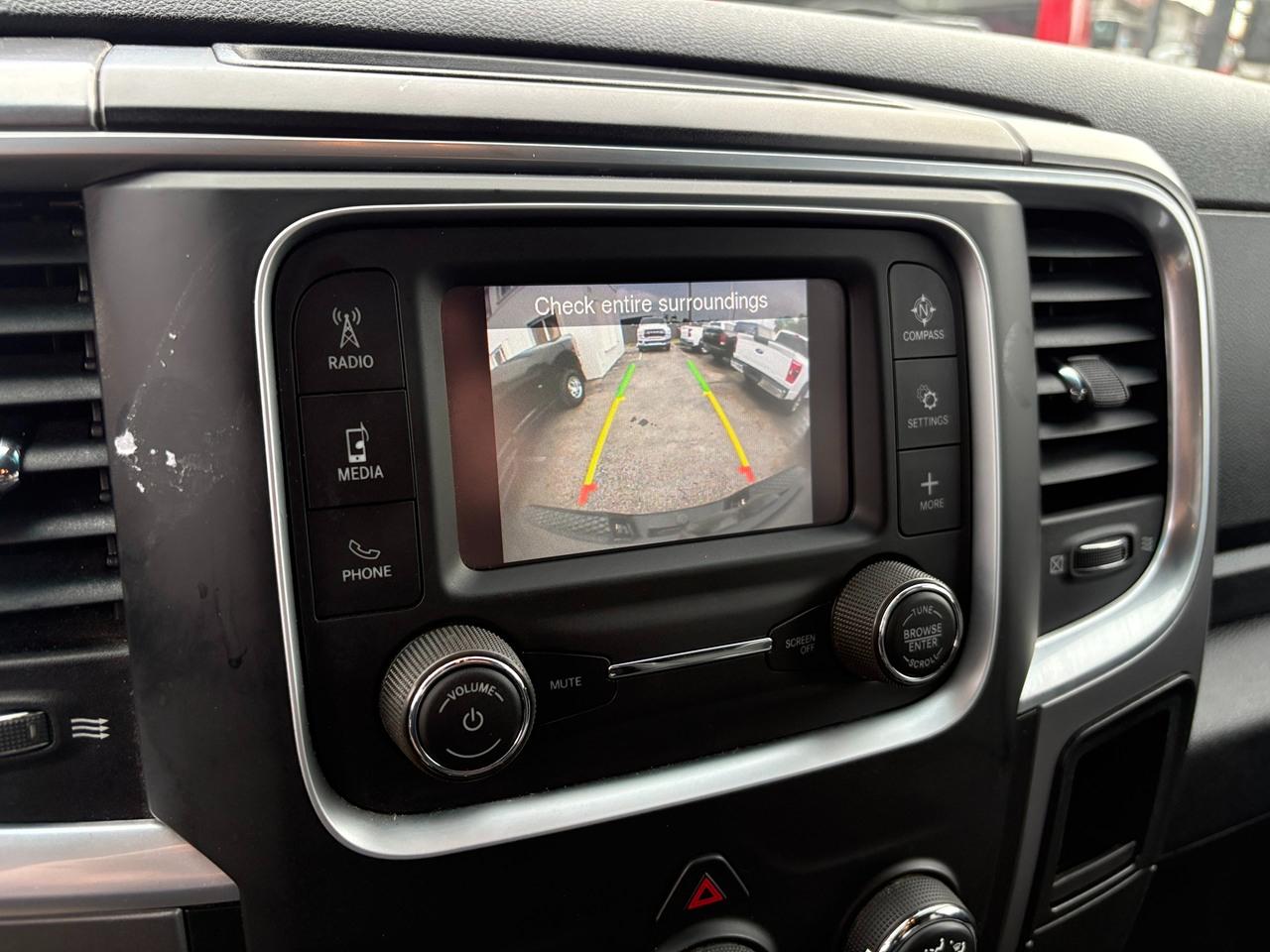 RAM 1500 Classic Tradesman Crew Cab SWB 2WD 2024