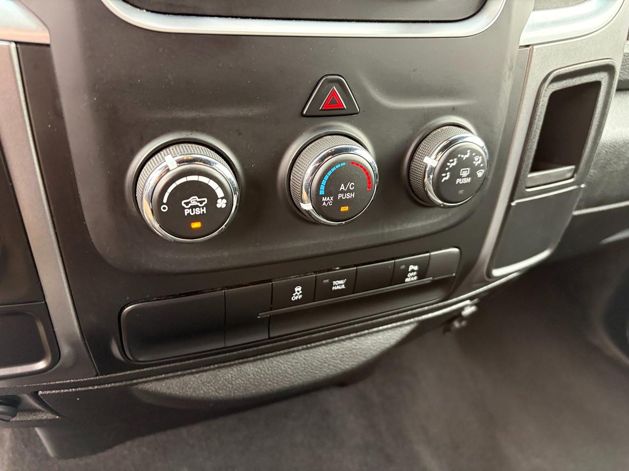 RAM 1500 Classic Tradesman Crew Cab SWB 2WD 2024