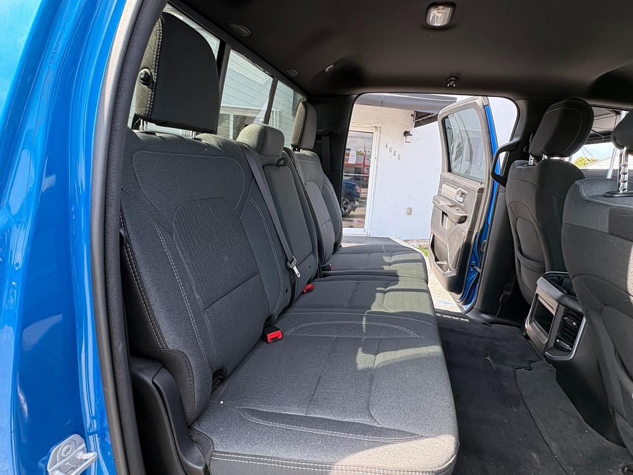 RAM 1500 Big Horn Crew Cab SWB 2WD 2022