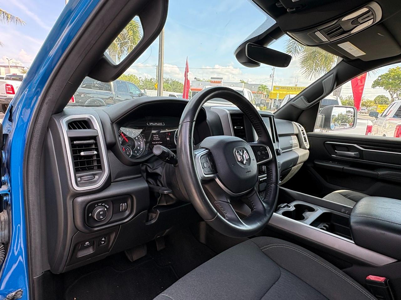 RAM 1500 Big Horn Crew Cab SWB 2WD 2022