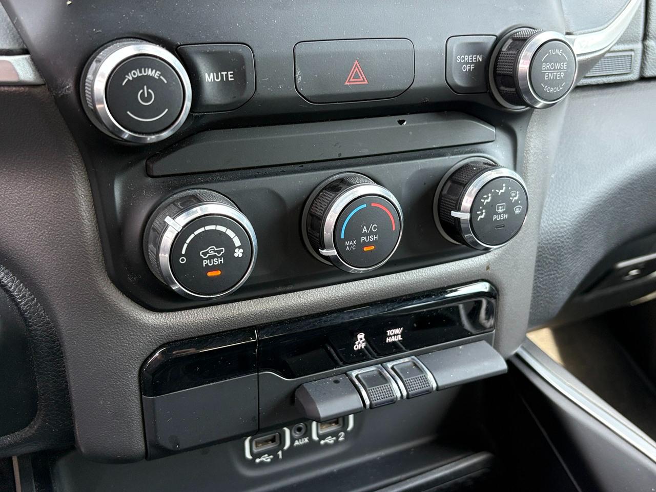 RAM 1500 Big Horn Crew Cab SWB 2WD 2022