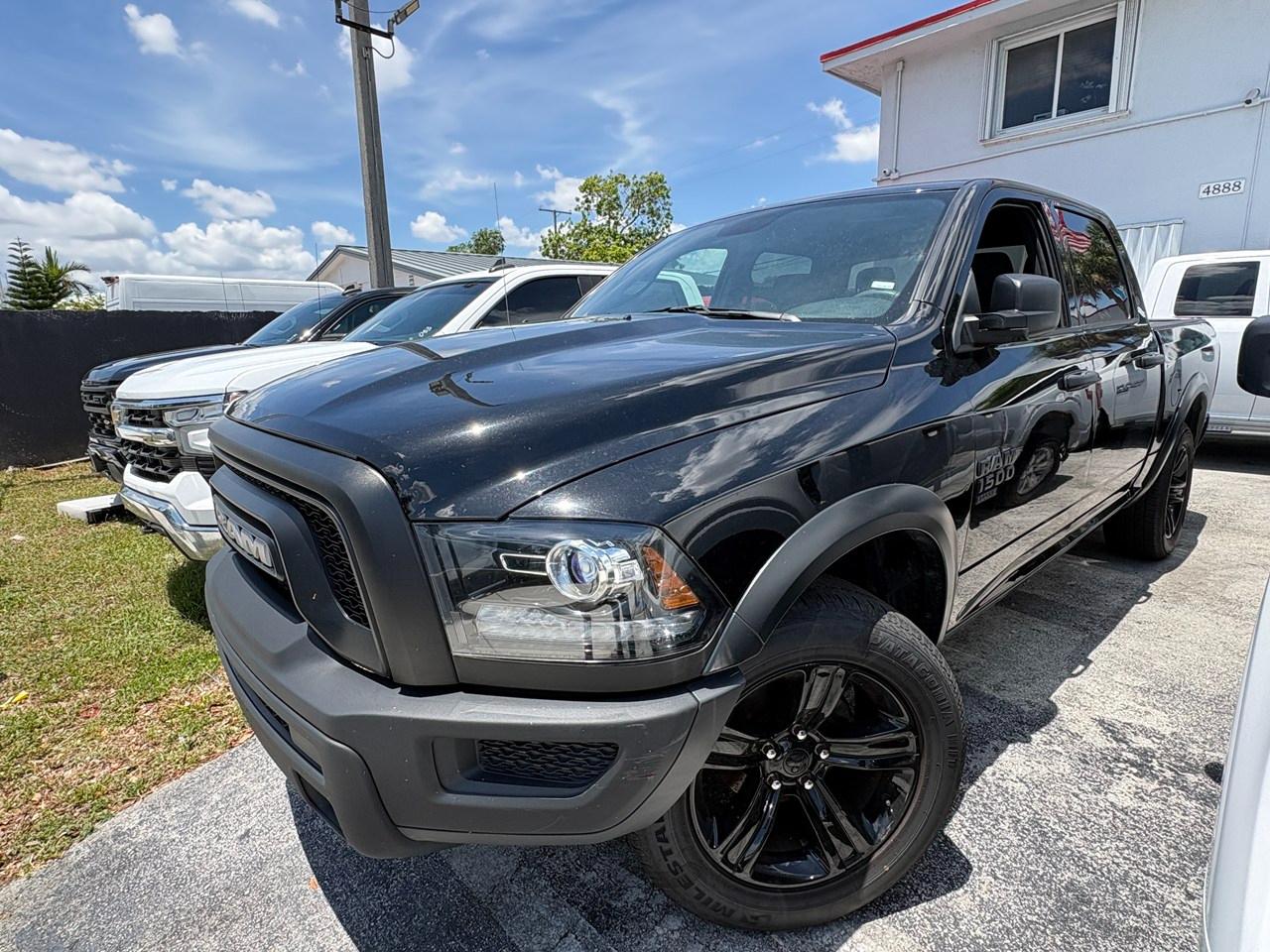 RAM 1500 Classic Tradesman Crew Cab SWB 4WD 2024
