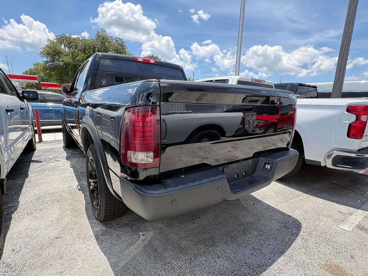 RAM 1500 Classic Tradesman Crew Cab SWB 4WD 2024