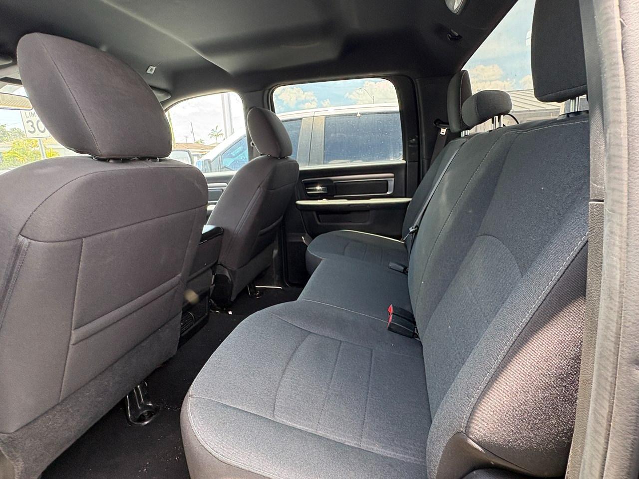 RAM 1500 Classic Tradesman Crew Cab SWB 4WD 2024
