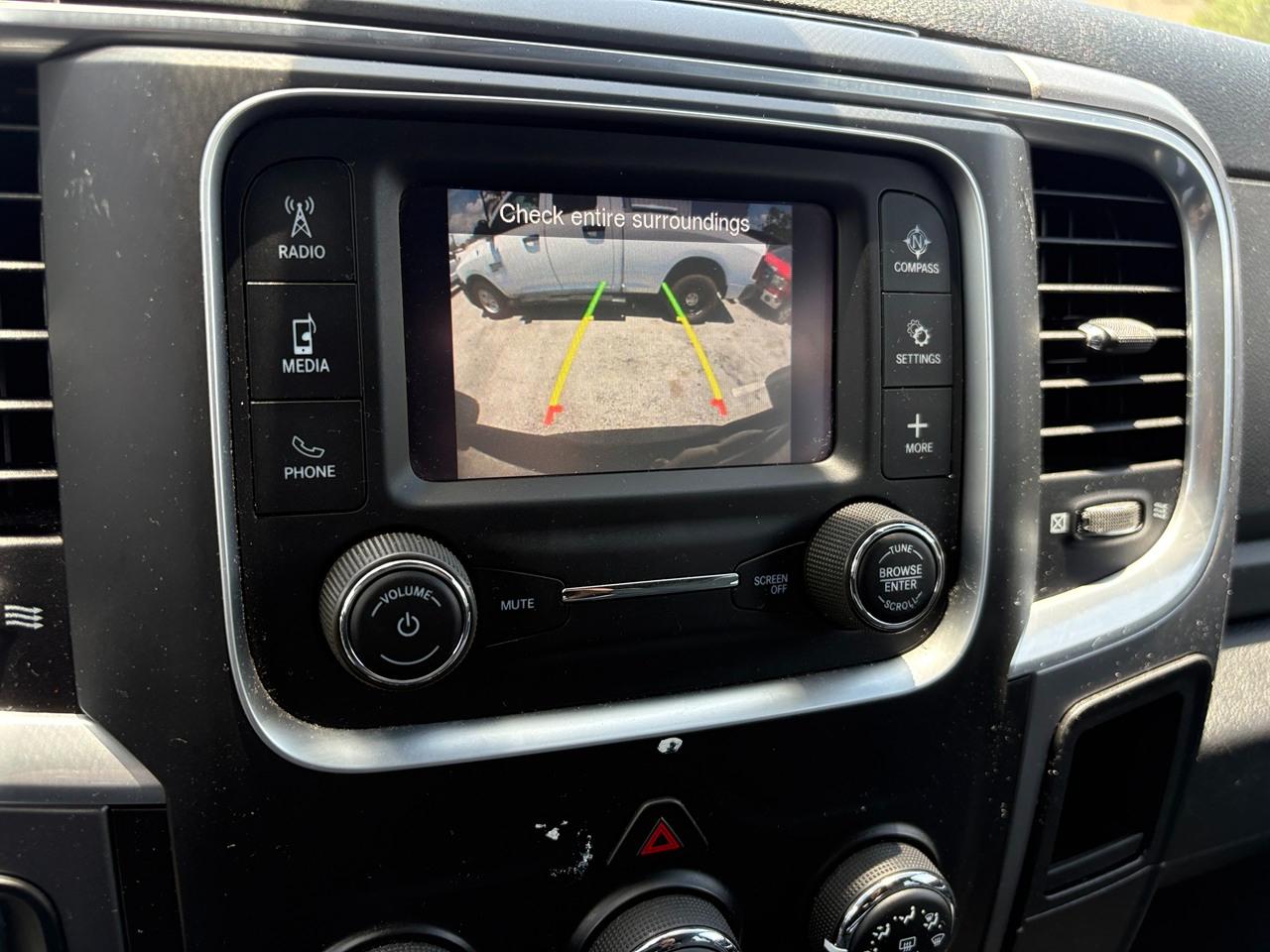 RAM 1500 Classic Tradesman Crew Cab SWB 4WD 2024
